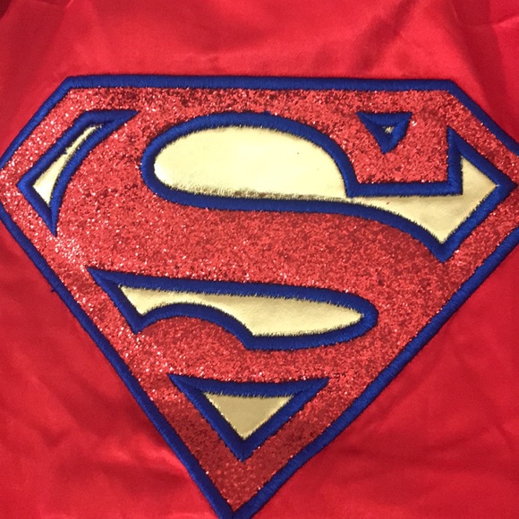 SUPERGIRL HALLOWEEN COSTUME- size small. Lots of accessories. Brand new! - Picture 3 of 5